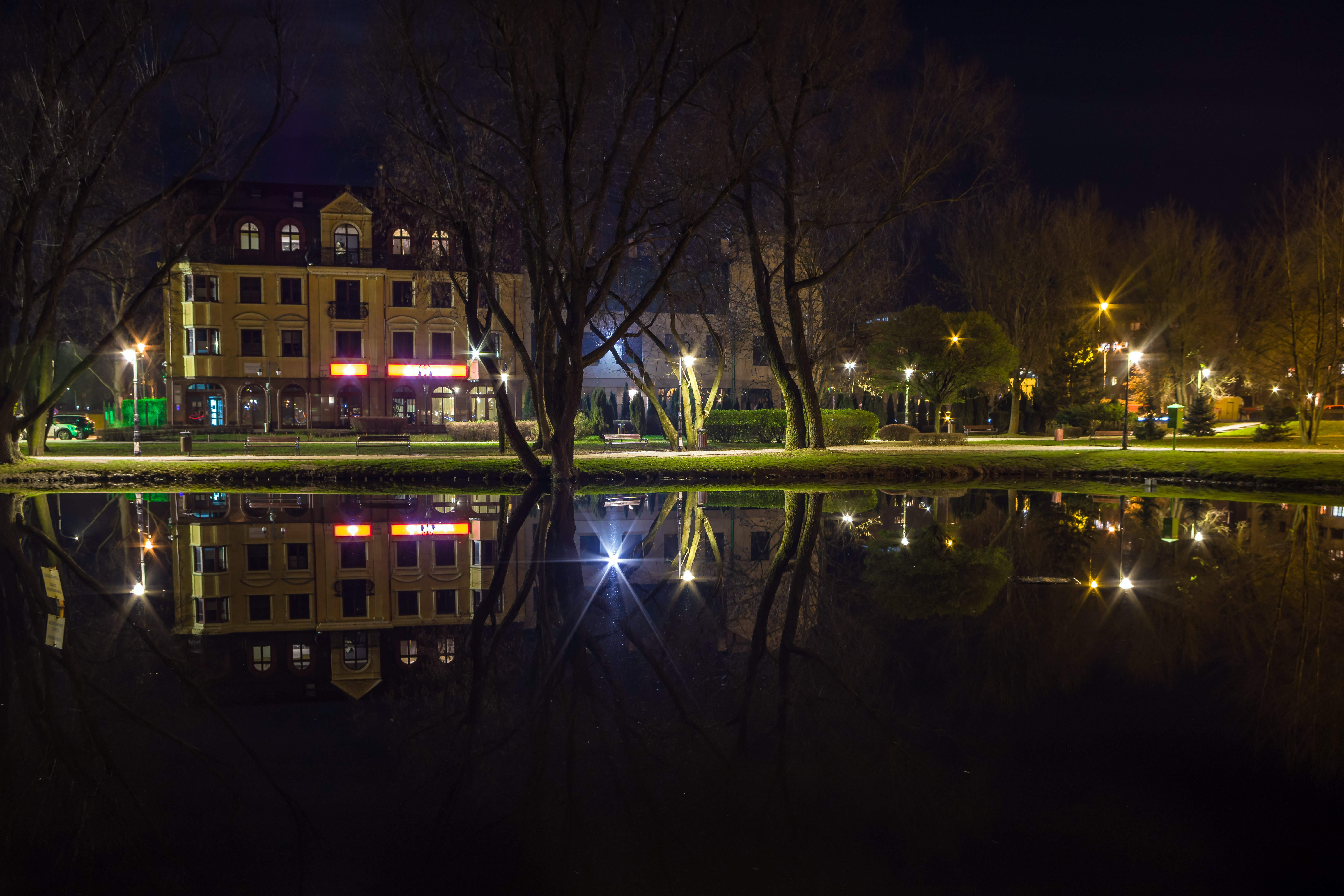 Budowa oświetlenia ulicznego i parkowego w Konstancinie-Jeziornie